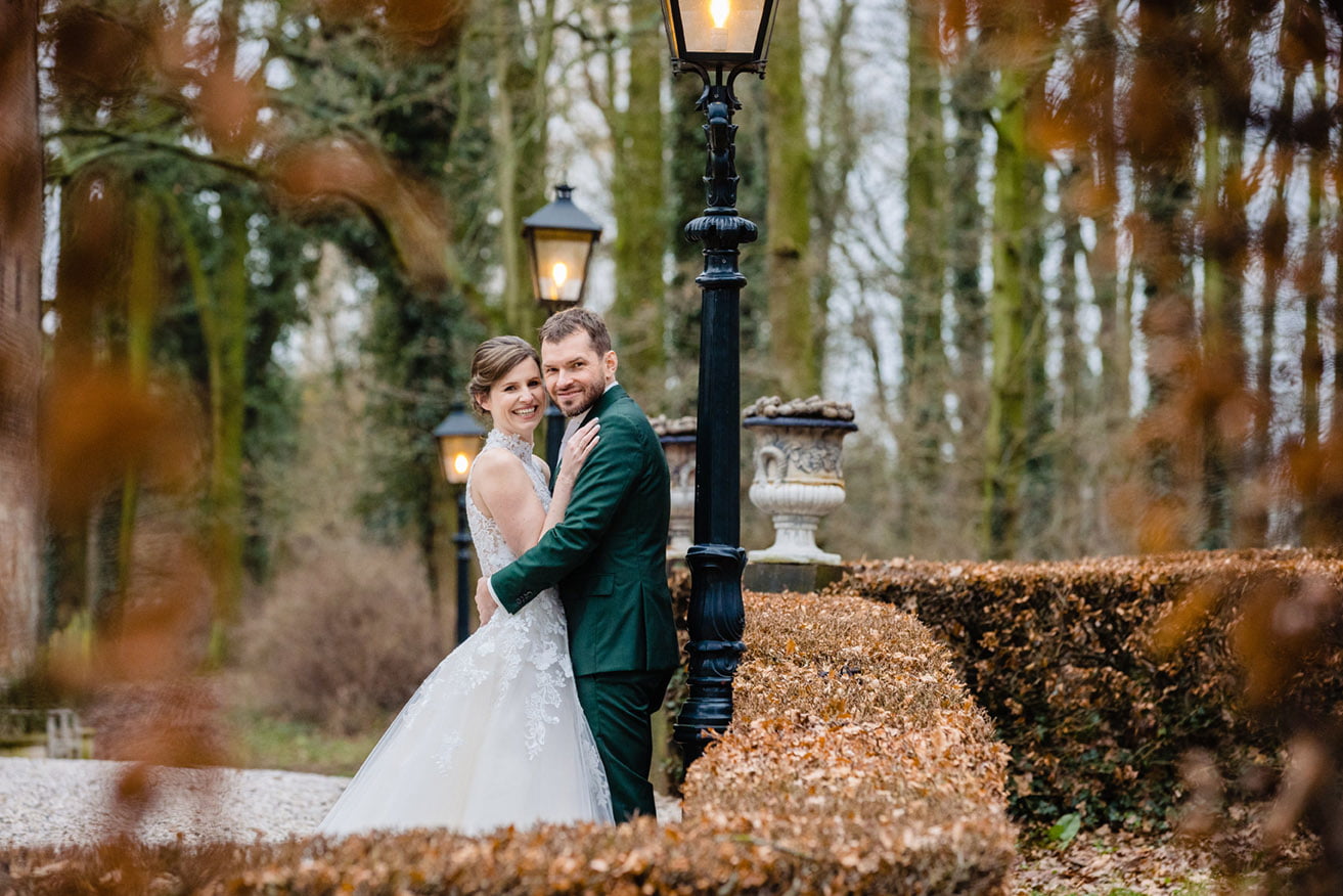 trouwen op kasteel wijenburg winter bruiloft in kerst sferen met trouwfotograaf uit Tiel